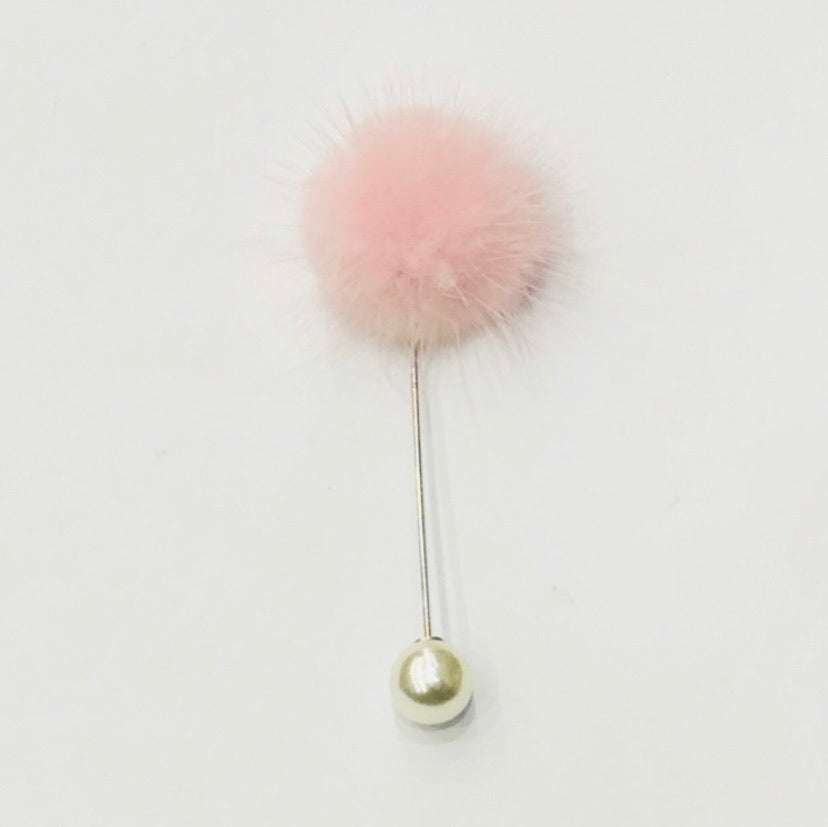 FLUFFY PEARL PIN BROOCH